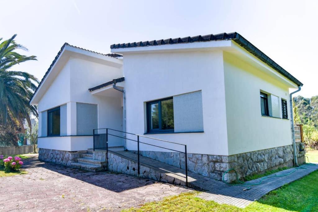 Вилла ¡Nuevo! Espectacular Casa En La Playa De Berria Сантонья Экстерьер фото